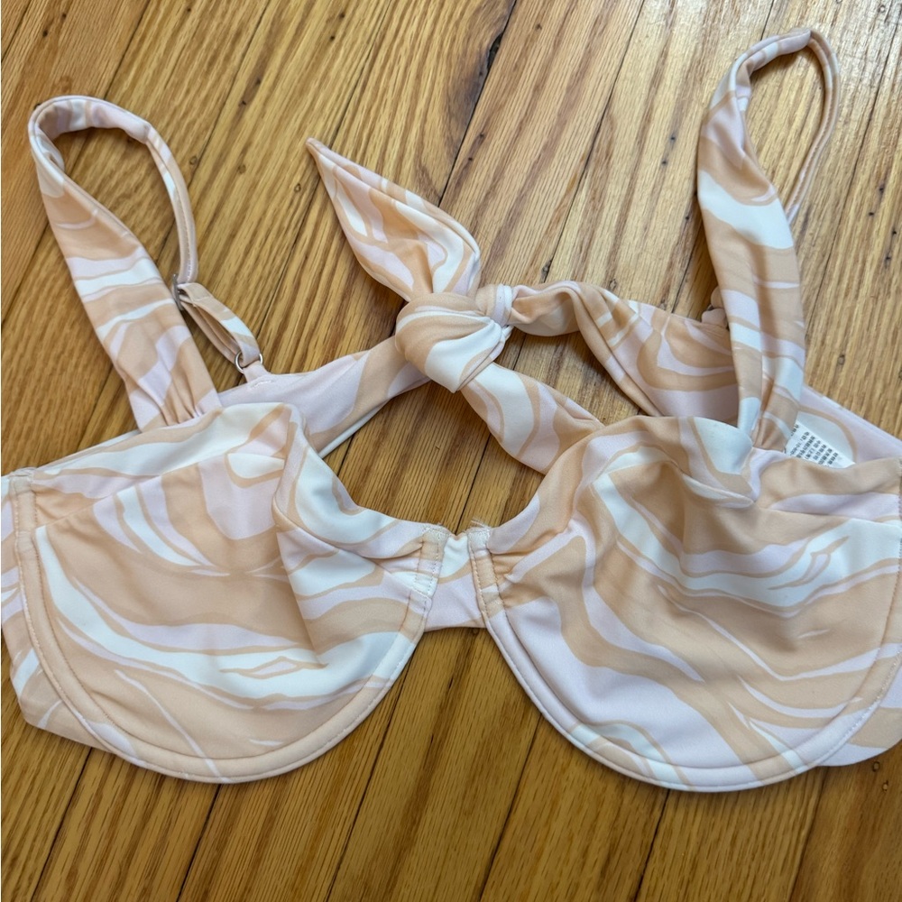 Abercrombie Light orange, pink, and White Swirl Bikini Top